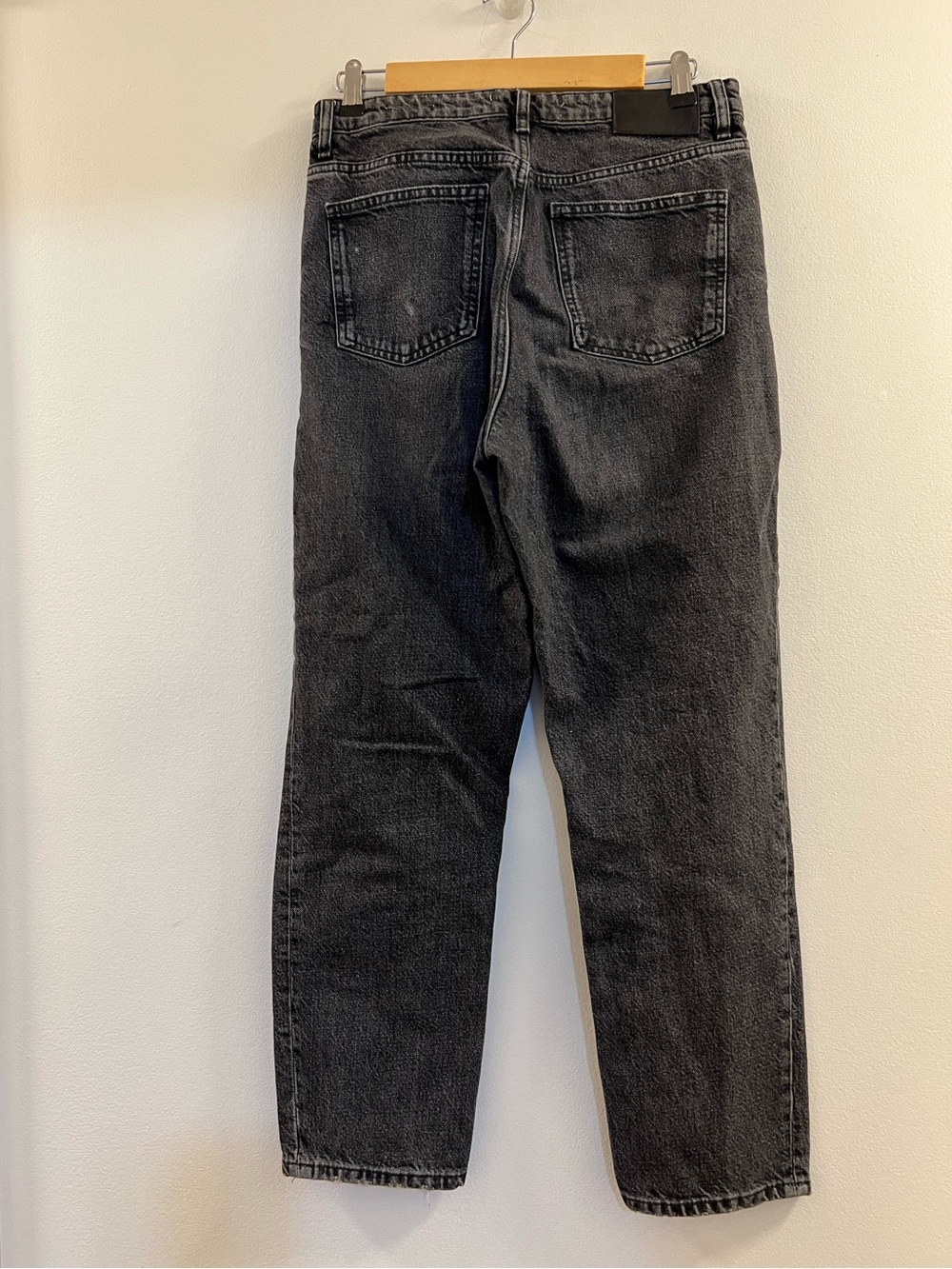 88. Zara High Rise Mom Fit Black Jeans - Picture 3 of 13